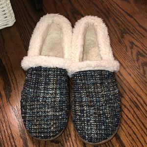 Toms slippers